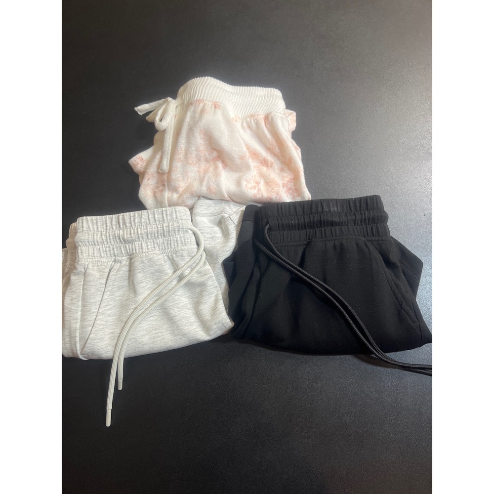 Danskin & Yogalicious Shorts Bundle XS Black Gray Floral Lounge Sweatshorts 3pk - Picture 10 of 10
